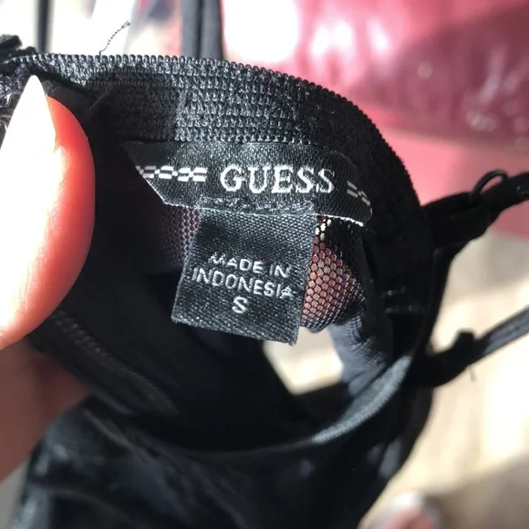 NWOT GUESS ROMPER - Picture 5 of 5